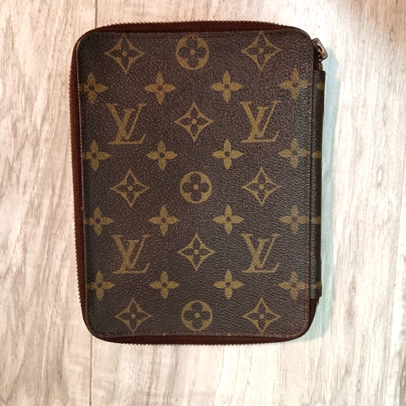 Rare LOUIS VUITTON Monogram Round Zip Passport Case Card Eclair Wallet - Picture 1 of 12